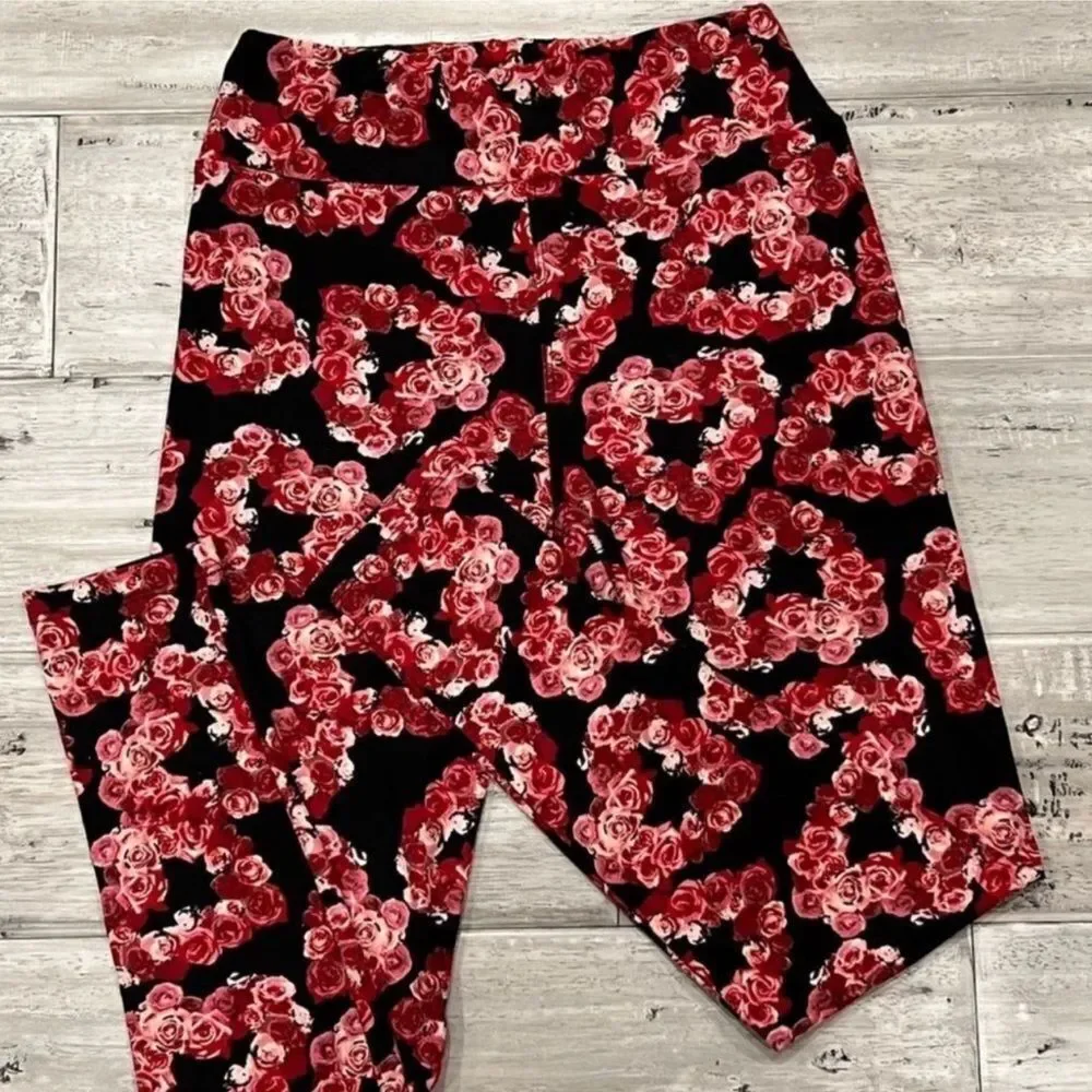 Vintage LuLaRoe Valentine’s Day Black Pink Floral Rose Hearts Leggings OS